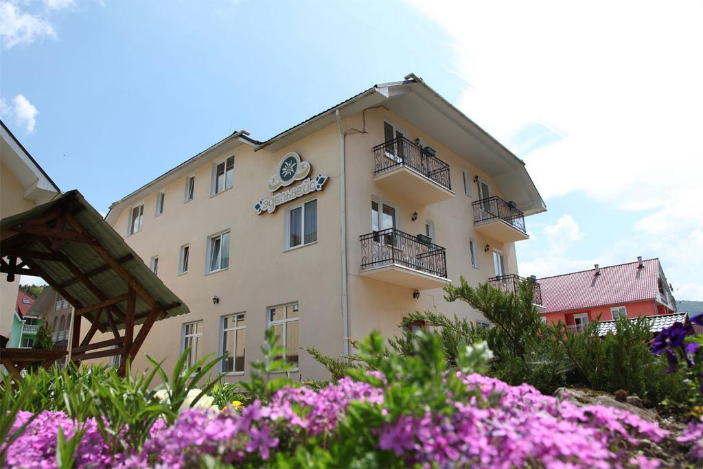 Edelweiss Otel Polyana  Dış mekan fotoğraf